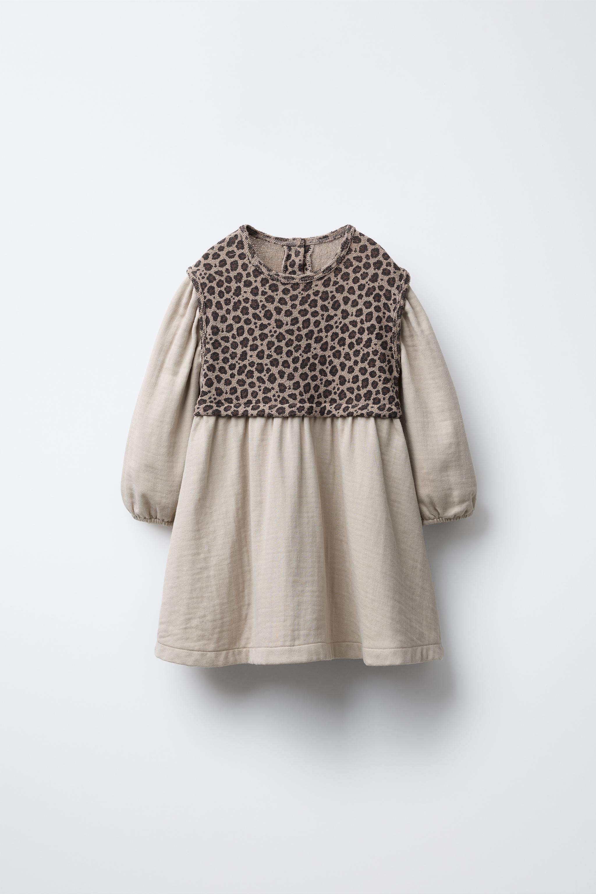 ROBE EN MATIÈRES VARIÉES À IMPRIMÉ