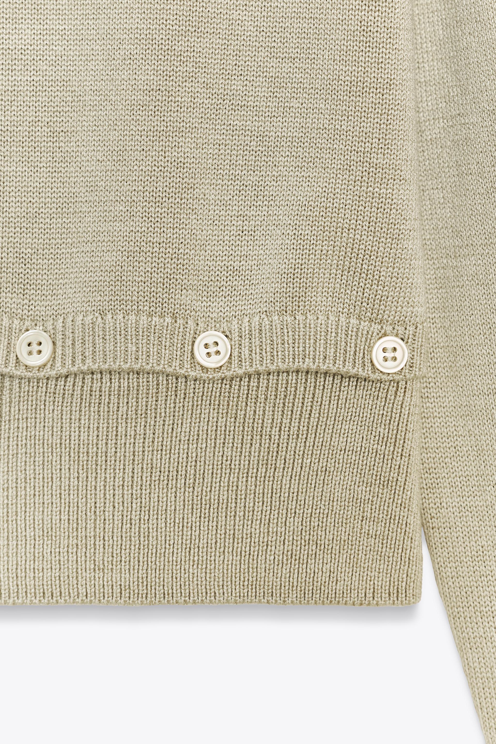 PULL AMOVIBLE EN MAILLE AVEC BOUTONS