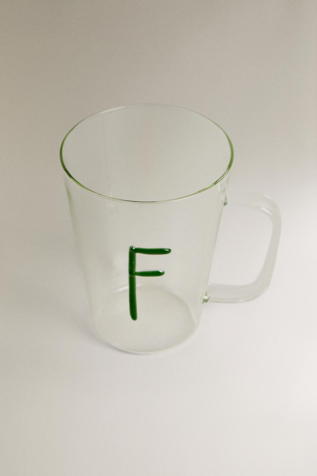 BOROSILICATE MUG WITH INITIAL F — Greenish