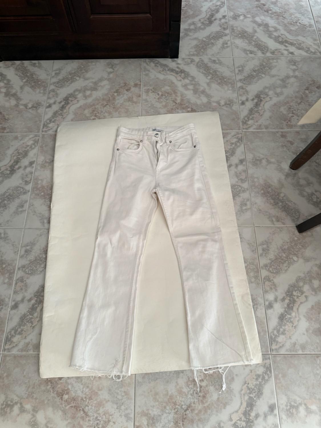 MID-RISE CROPPED FLARE JEANS - Image 3
