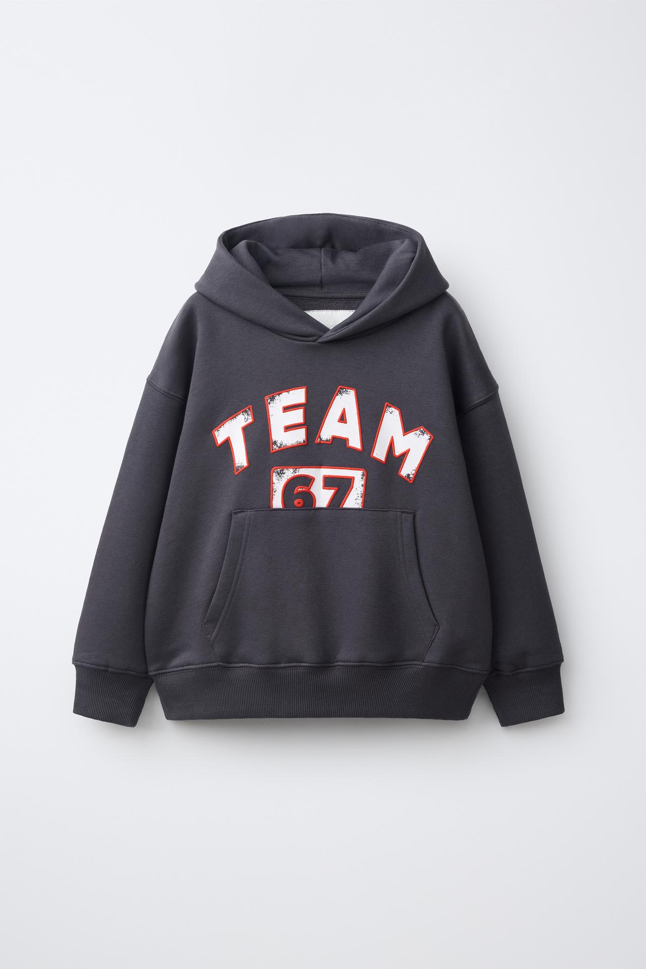 EMBOSSED TEXT HOODIE — Dark anthracite