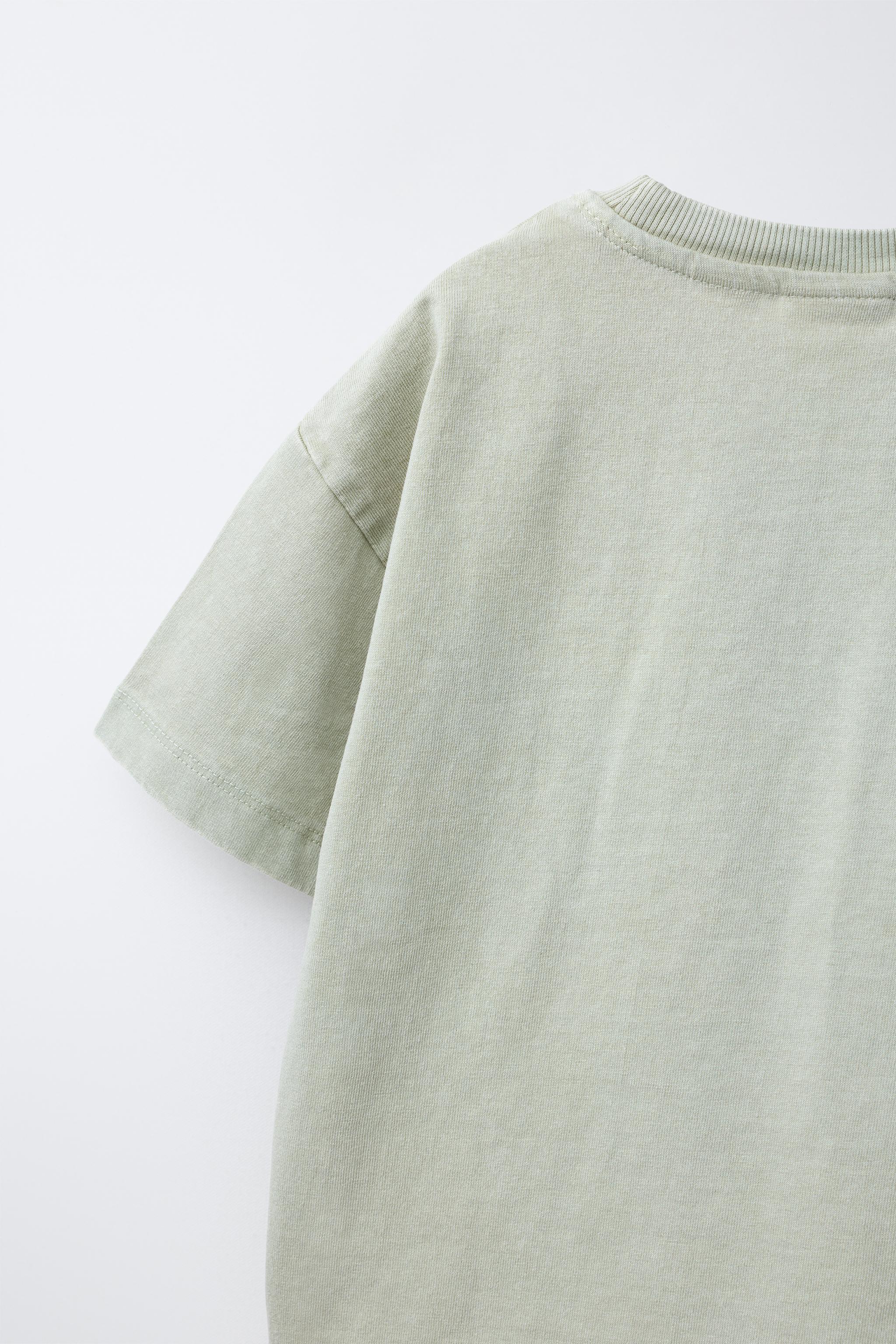 T-SHIRT TEINT EN PIÈCE À POCHE