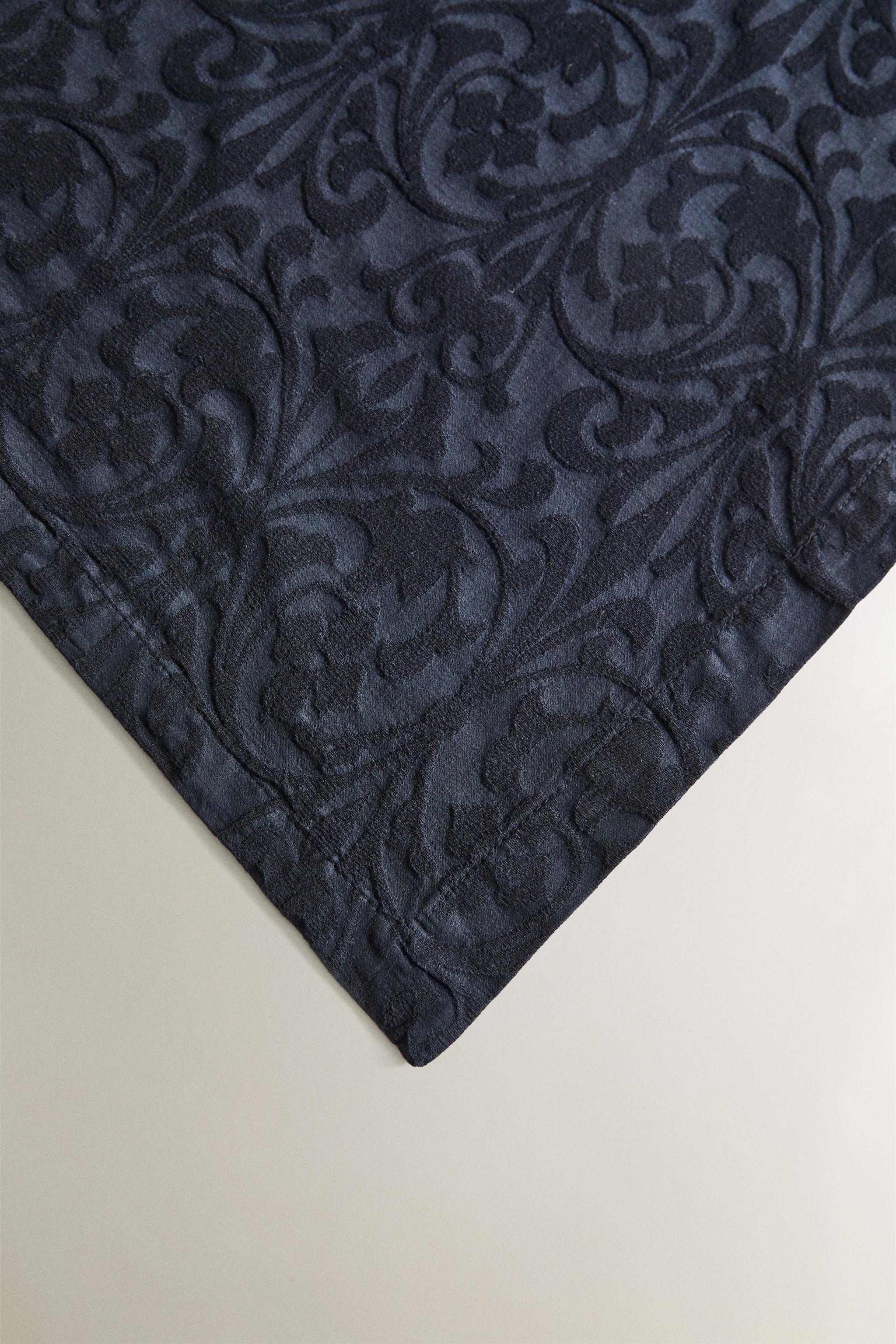 PACK OF FLORAL JACQUARD NAPKINS (PACK OF 2)