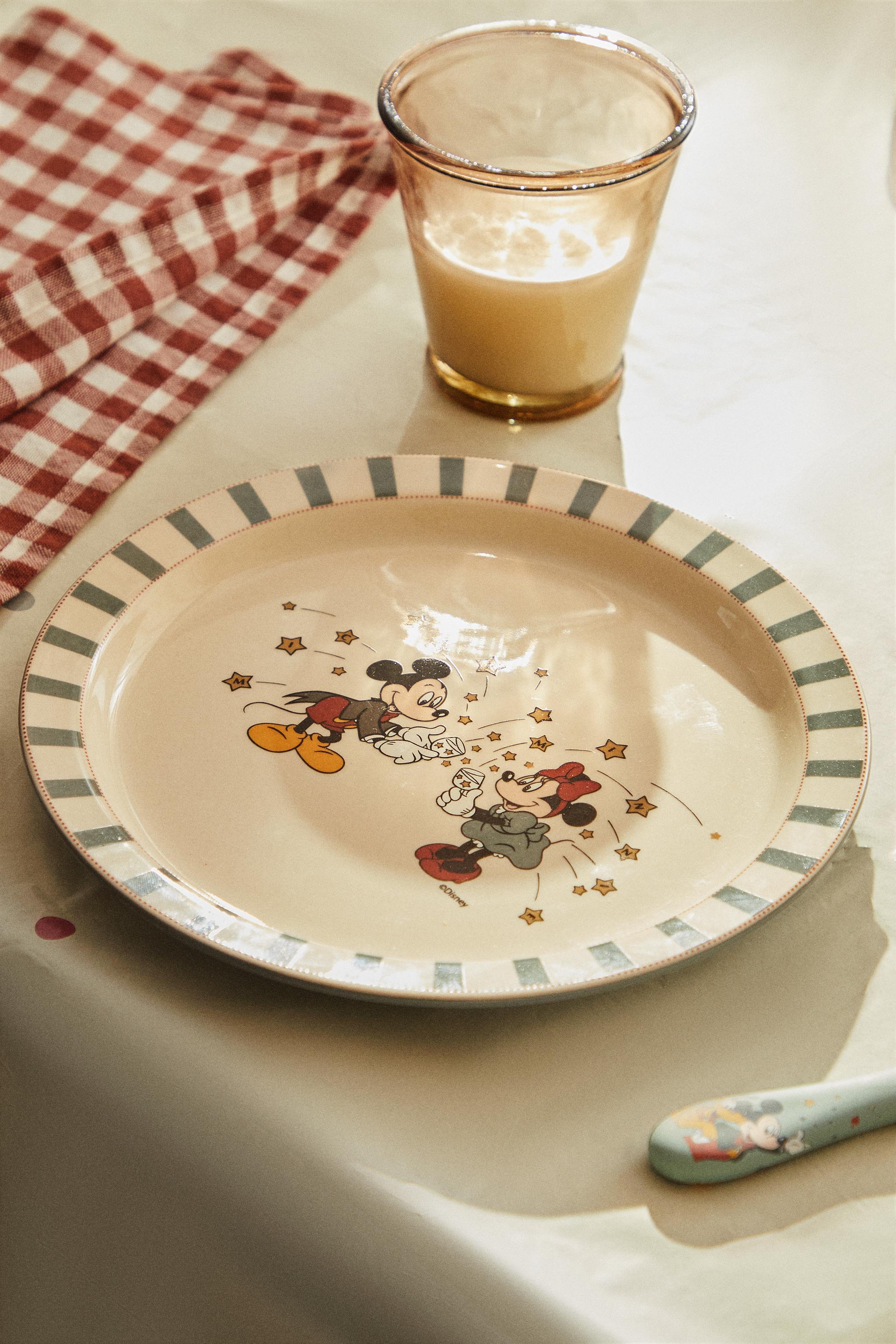 Mickey plate outlet set