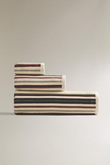 STRIPED VELOUR BATH TOWEL - Multicoloured by Zara