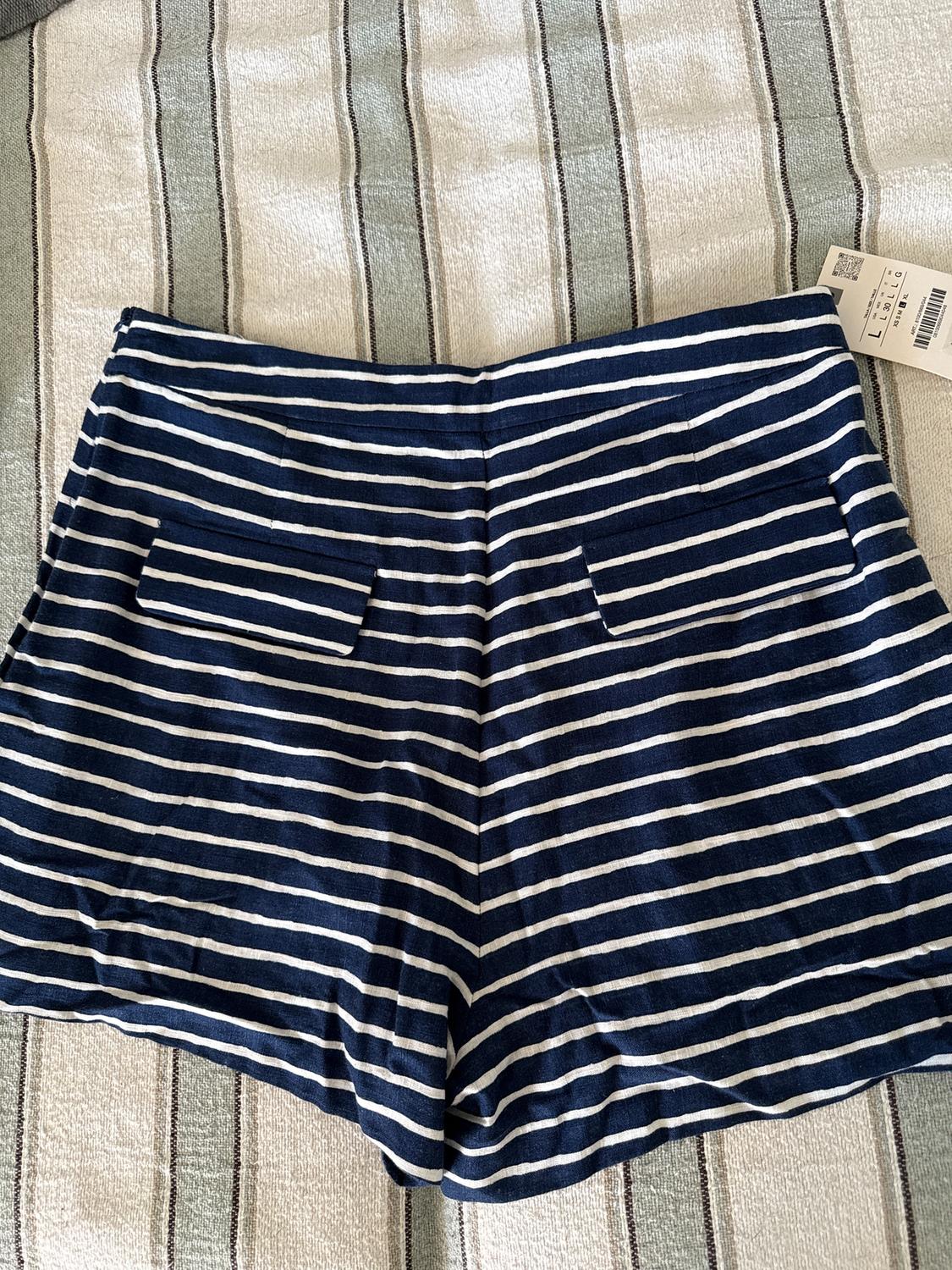 STRIPED LINEN BLEND BERMUDA SHORTS - Image 2