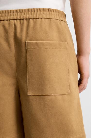 BERMUDA EFFET DAIM PLISSÉ - Marron de Zara - Image 6
