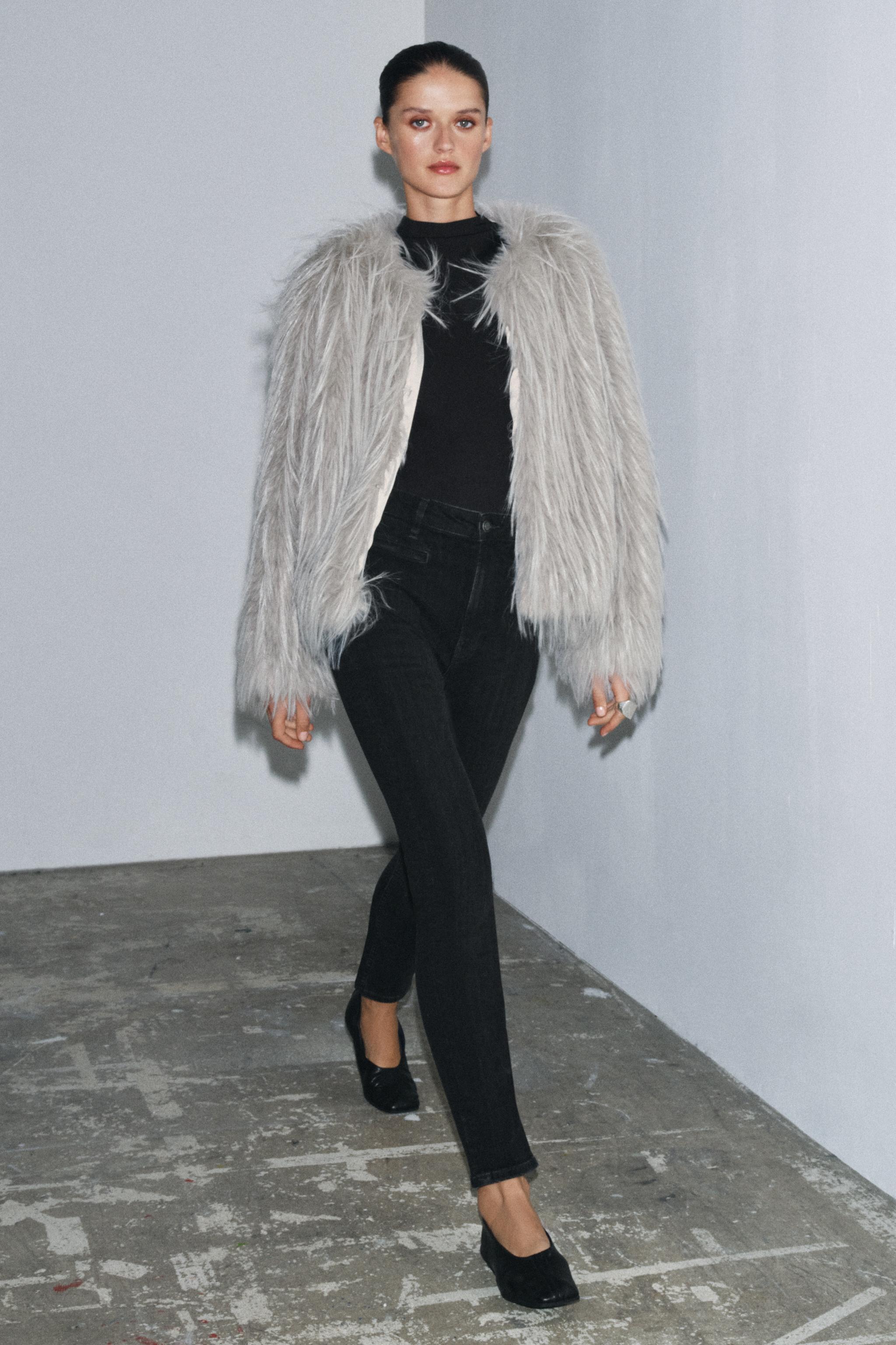 黒 SSA ロゴ ボディスーツ ブラックボディスーツ – レディース | ZARA 日本