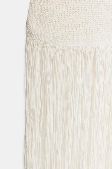 ROBE EN MAILLE À FRANGES - Écru de Zara - Image 12