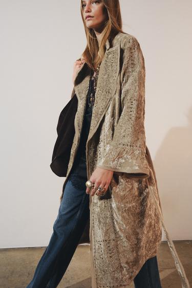 KIMONO AUS SAMT MIT STICKEREI ZW COLLECTION LIMITED EDITION - Ocker von Zara