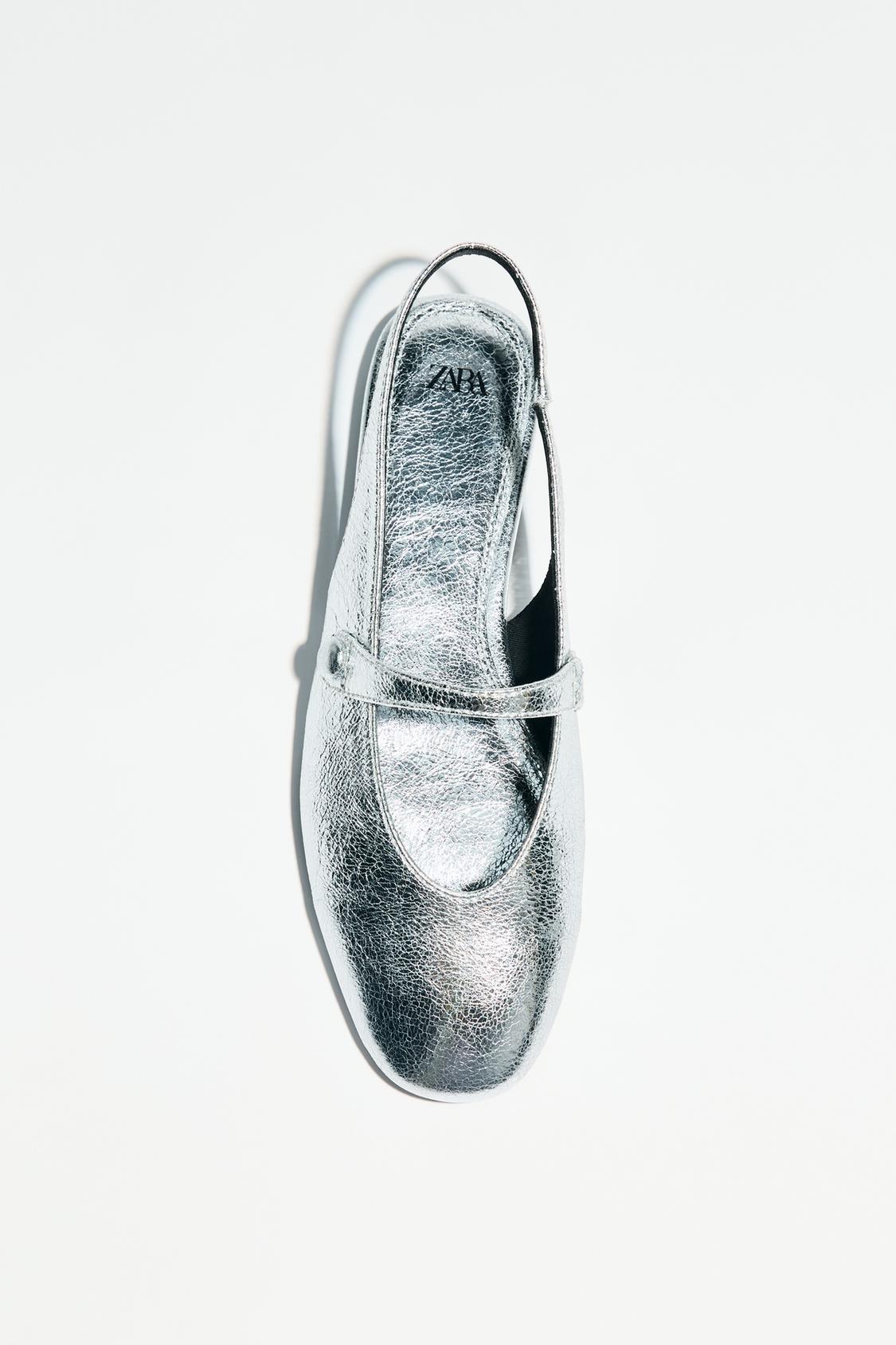 V-Neck Hardware One-Piece Swimsuit V-Neck Hardware One-Piece Swimsuit