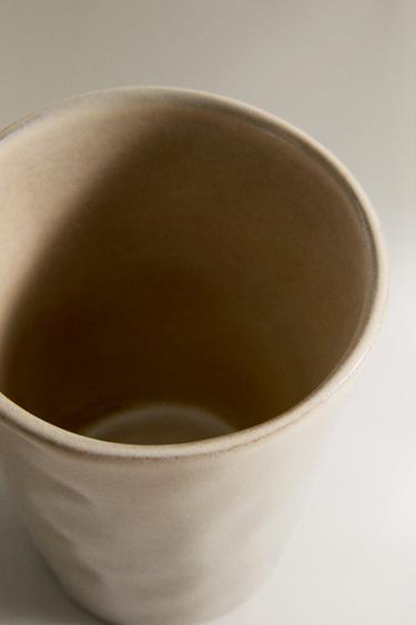 TASSE EN GRÈS IRRÉGULIÈRE - Gris taupe de Zara - Image 1