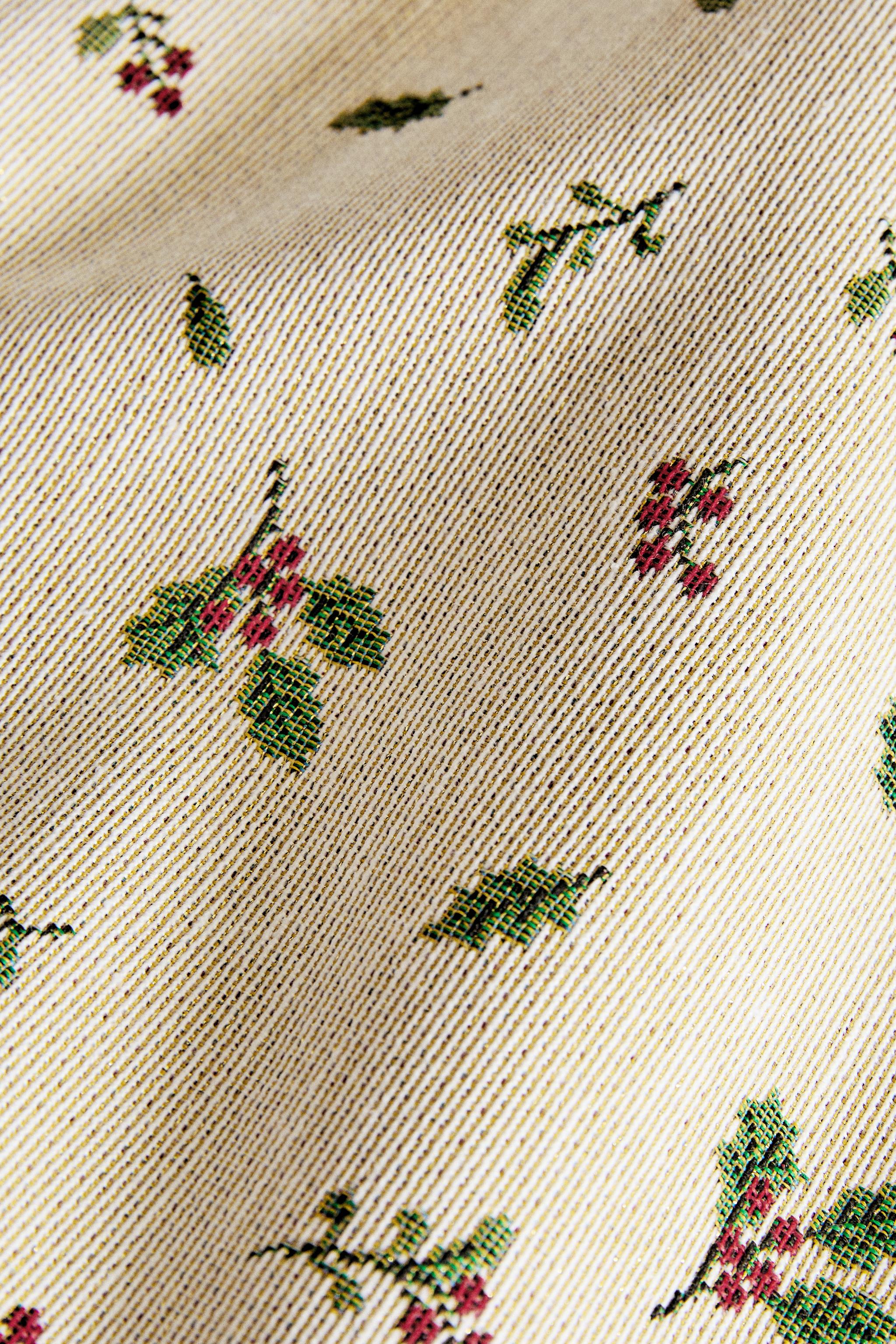 JACQUARD HOLLY CHRISTMAS TABLE RUNNER