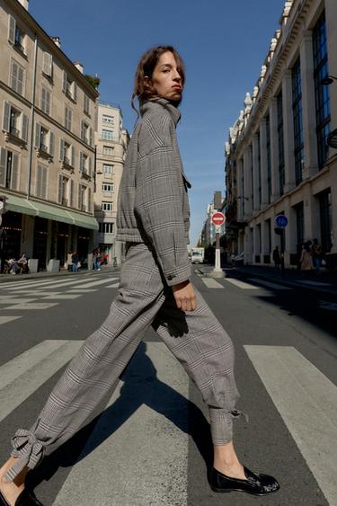 PANTALON PIED-DE-POULE À NŒUD AU BAS - Écru / Noir de Zara - Image 2
