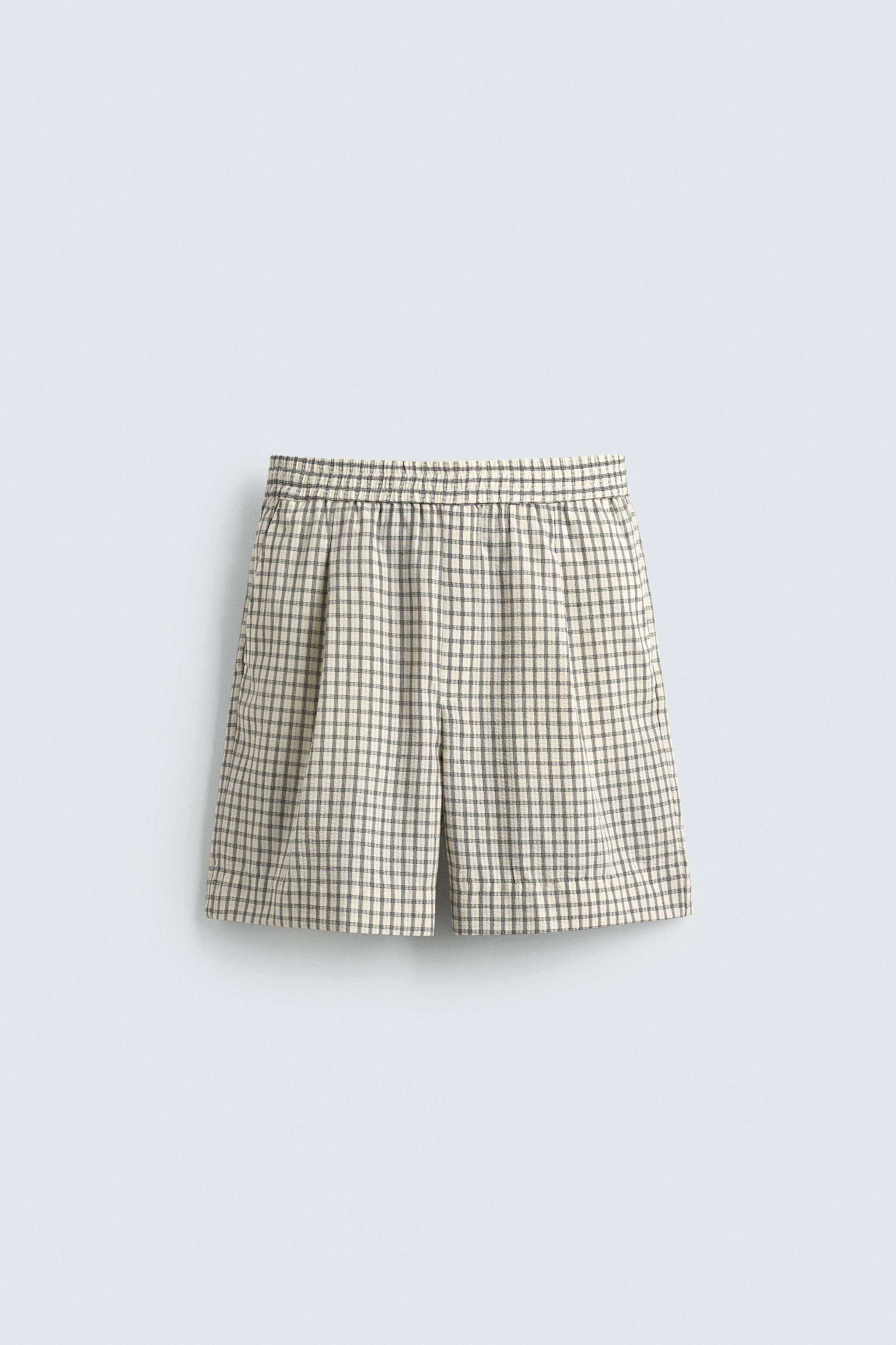 CHECKED PLEATED RELAXED FIT BERMUDA SHORTS - Black / White | ZARA