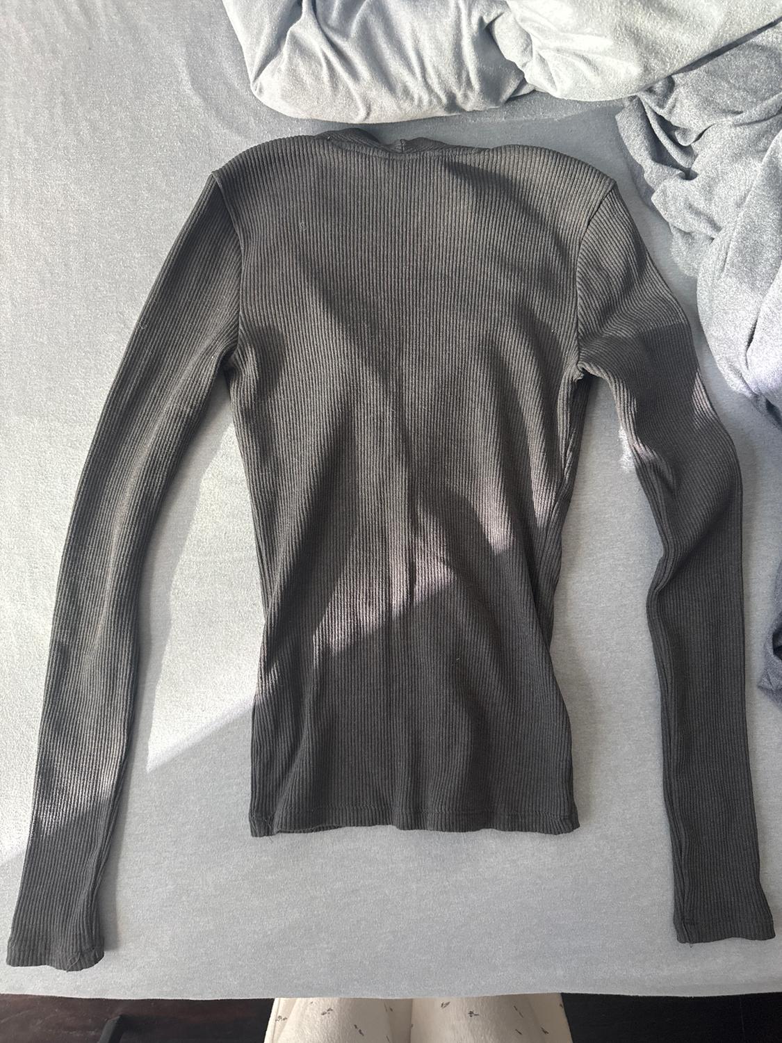 RIB V-NECK TOP - Image 3