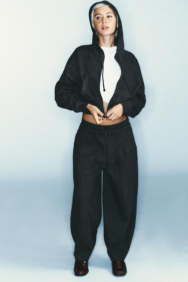 سويت شيرت قصير بغطاء رأس - رمادي داكن الخاص بـ Zara