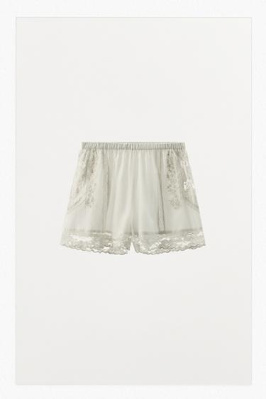 SHORTS ENCAJE BORDADOS LIMITED EDITION - Blanco roto de Zara
