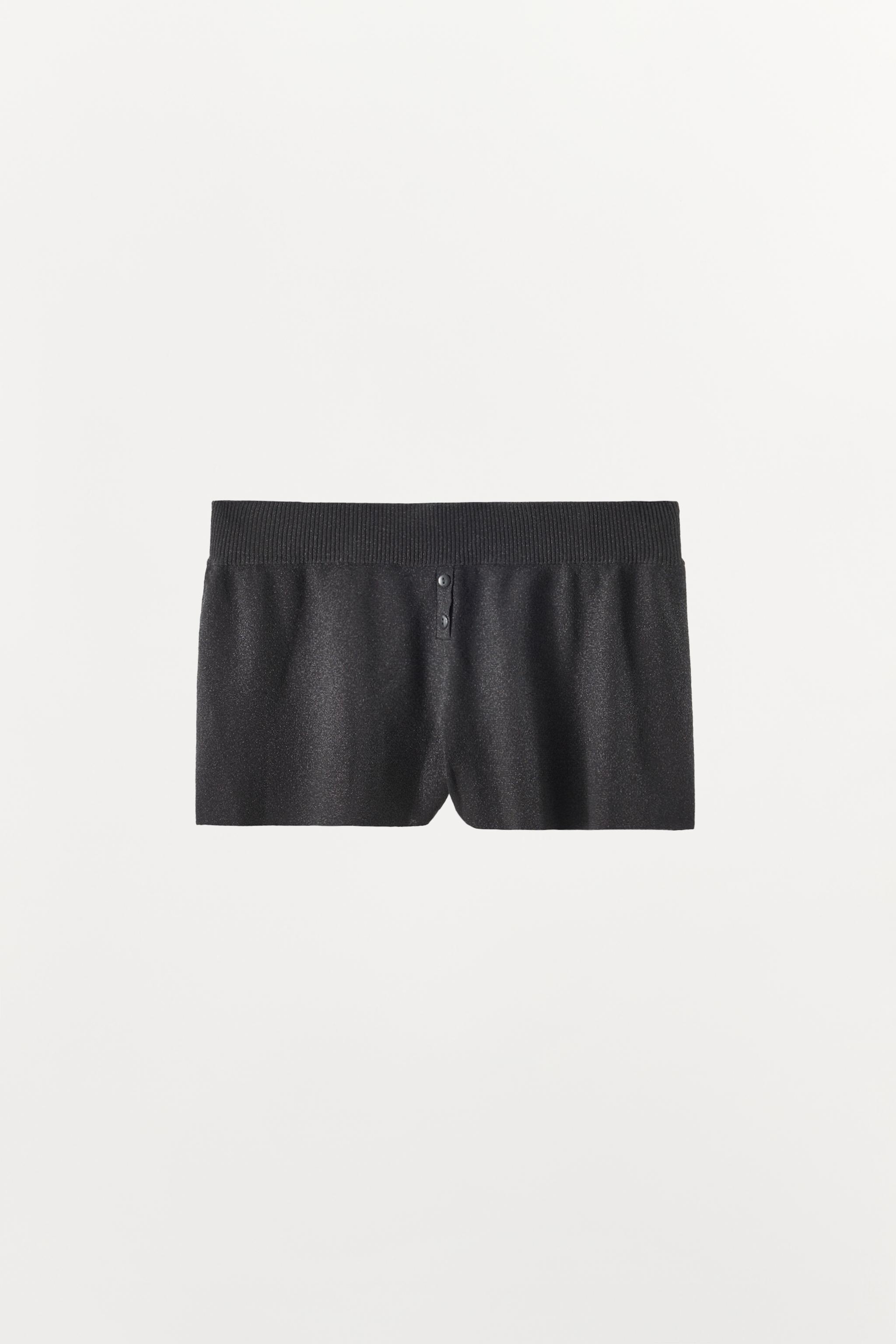 METALLIC YARN KNIT SHORTS WITH BUTTONS