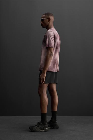T-SHIRT PERFORÉ IMPRIMÉ TIE & DYE - Bordeaux de Zara - Image 3