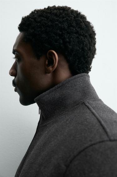 {navn} - {farge} for Zara