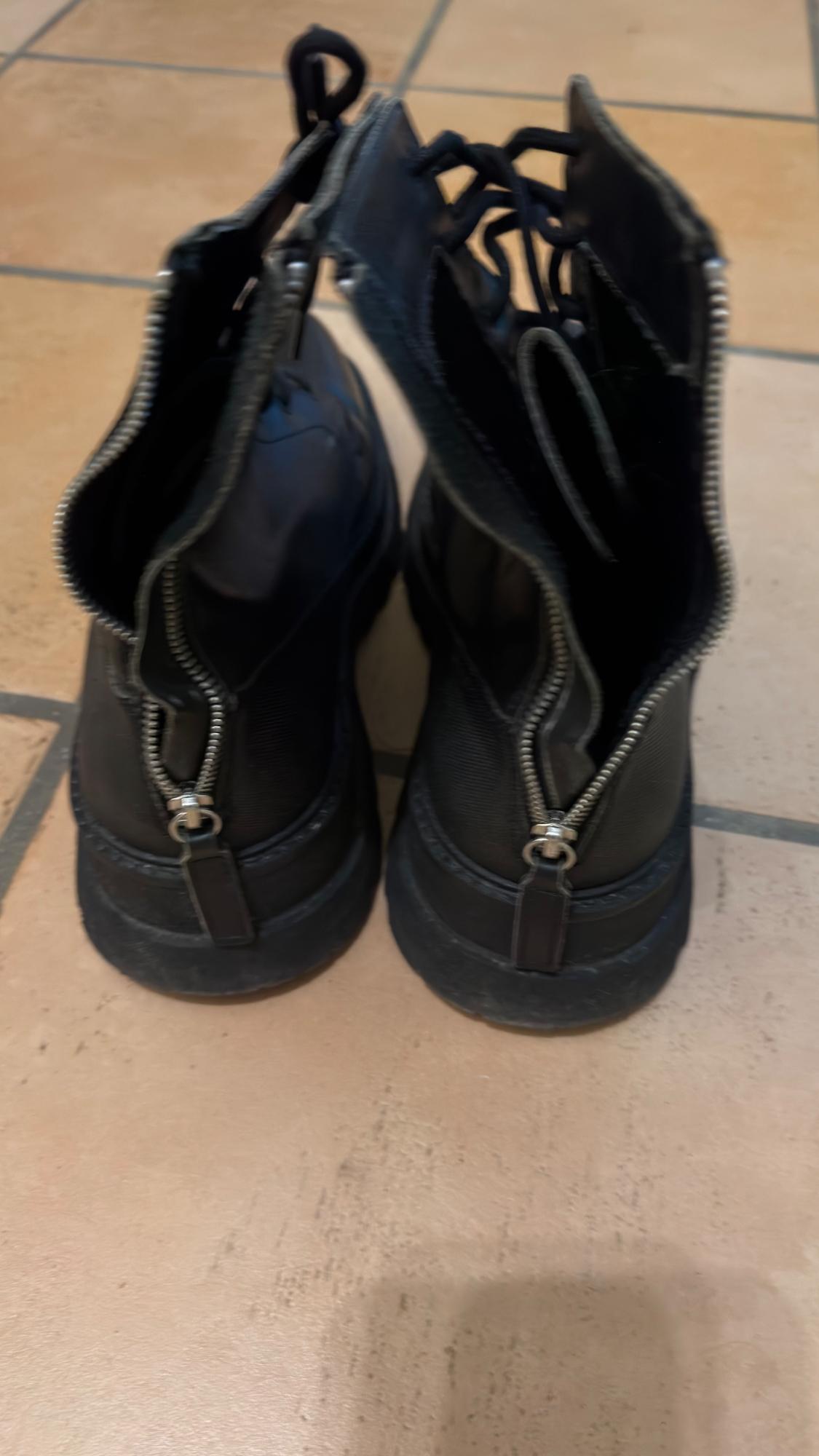 LACE BOOTS WITH ZIP BLACK - Image 2