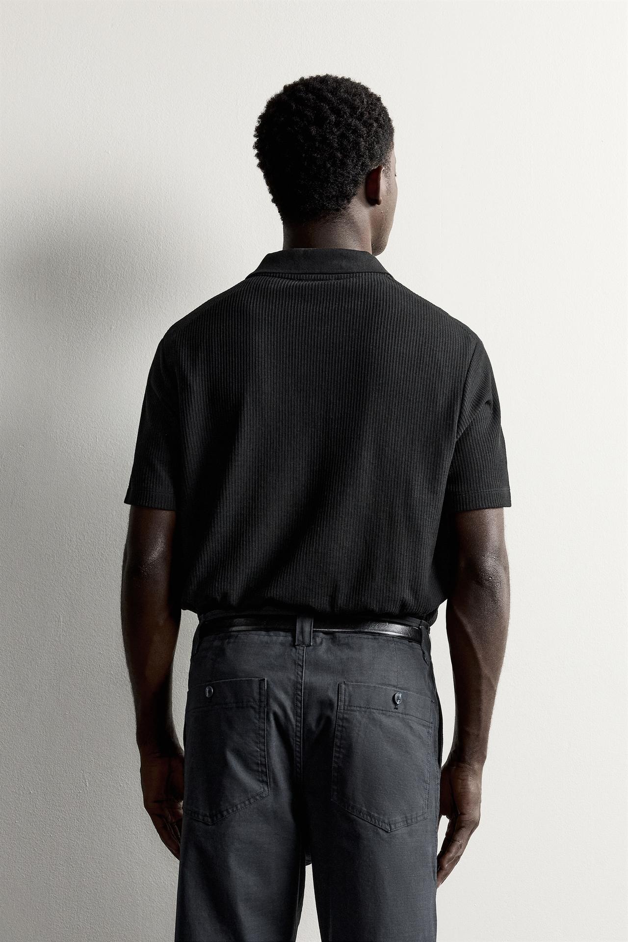 VERTICAL TEXTURED POLO — Black