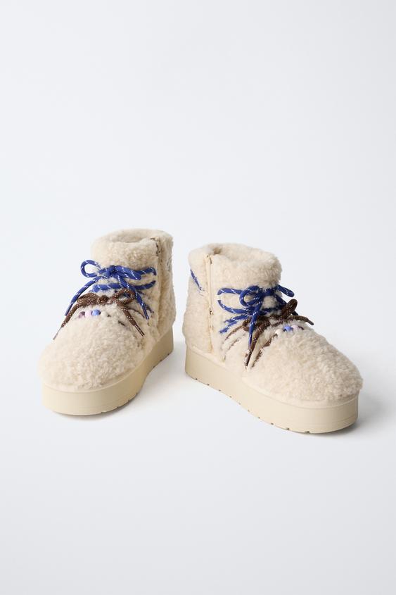 BOTTINES EN PEAU DE MOUTON CHARMS - Blanc écru | ZARA France