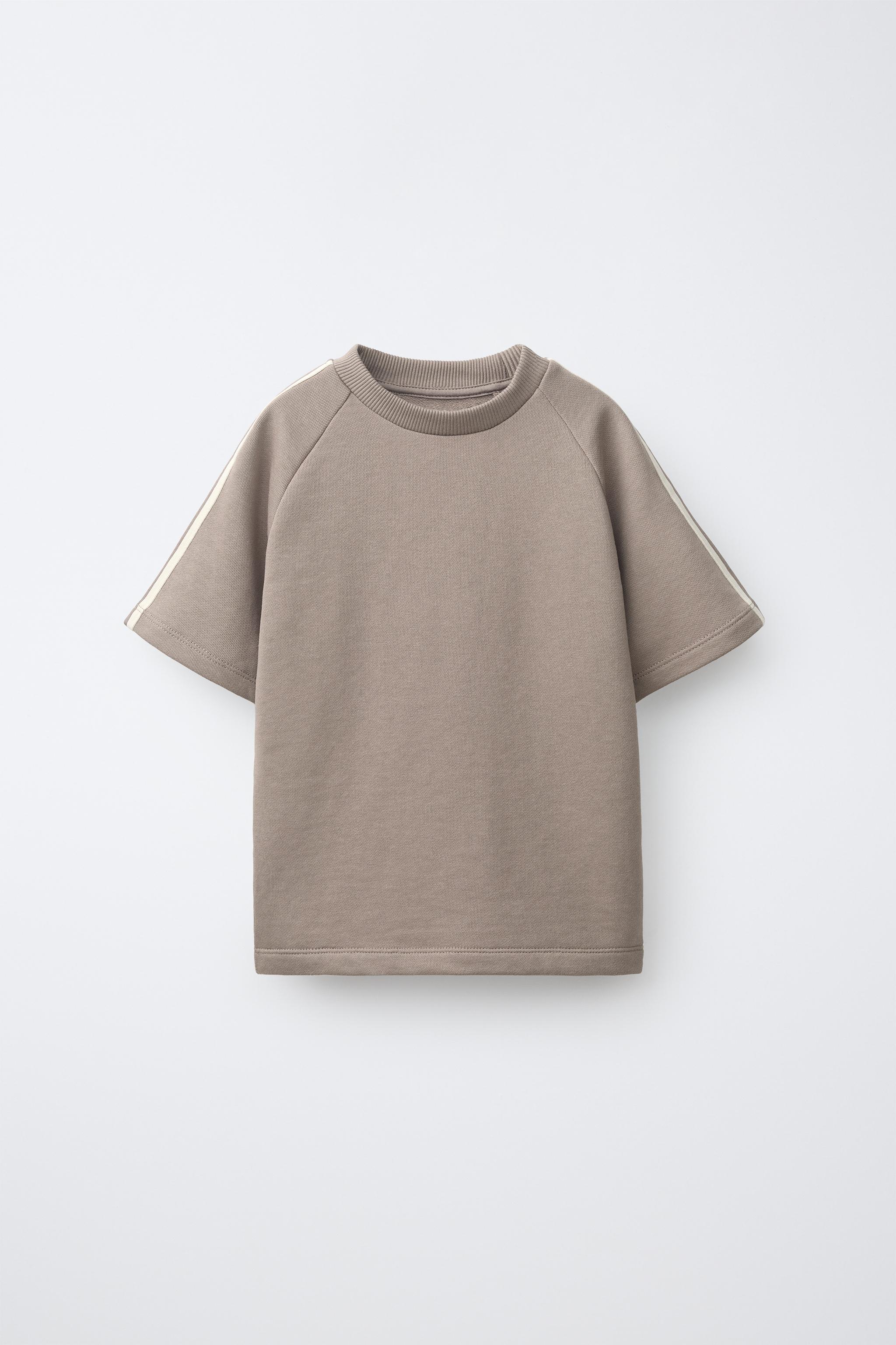 KNIT T-SHIRT AND BERMUDA SHORTS SET WITH SIDE STRIPES