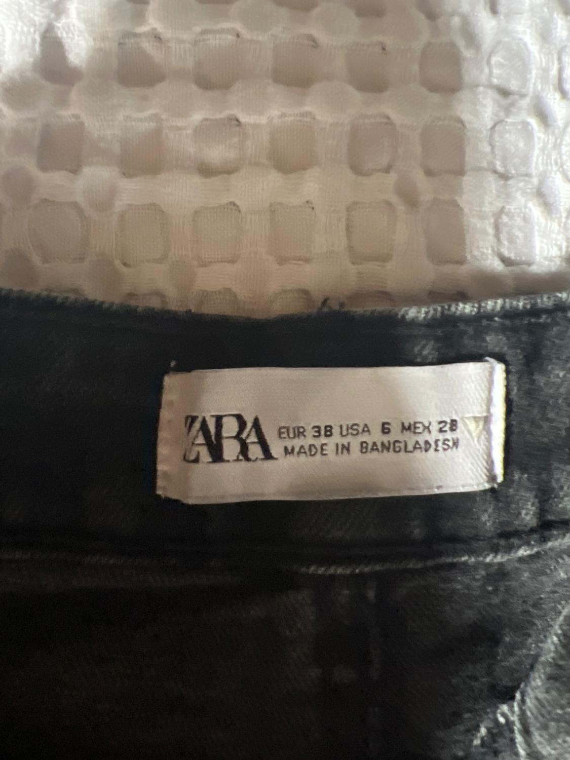 MID-RISE FRAYED SHORTS - Image 2