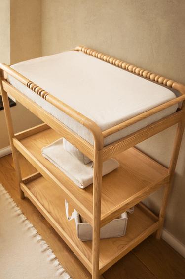 Zara WOODEN BABY CHANGING STATION - Light beige