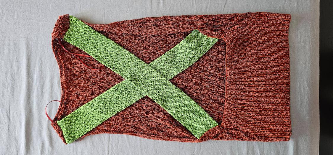 KNIT TOP WITH CRISS-CROSS BACK - Image 2