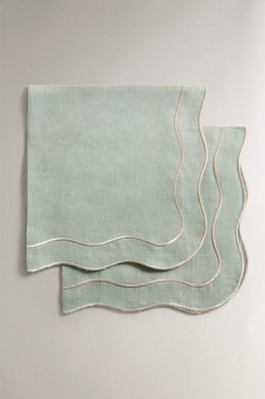 PACK OF LINEN CHRISTMAS NAPKINS WITH THREAD DETAIL (PACK OF 2) - مزرق الخاص بـ Zara