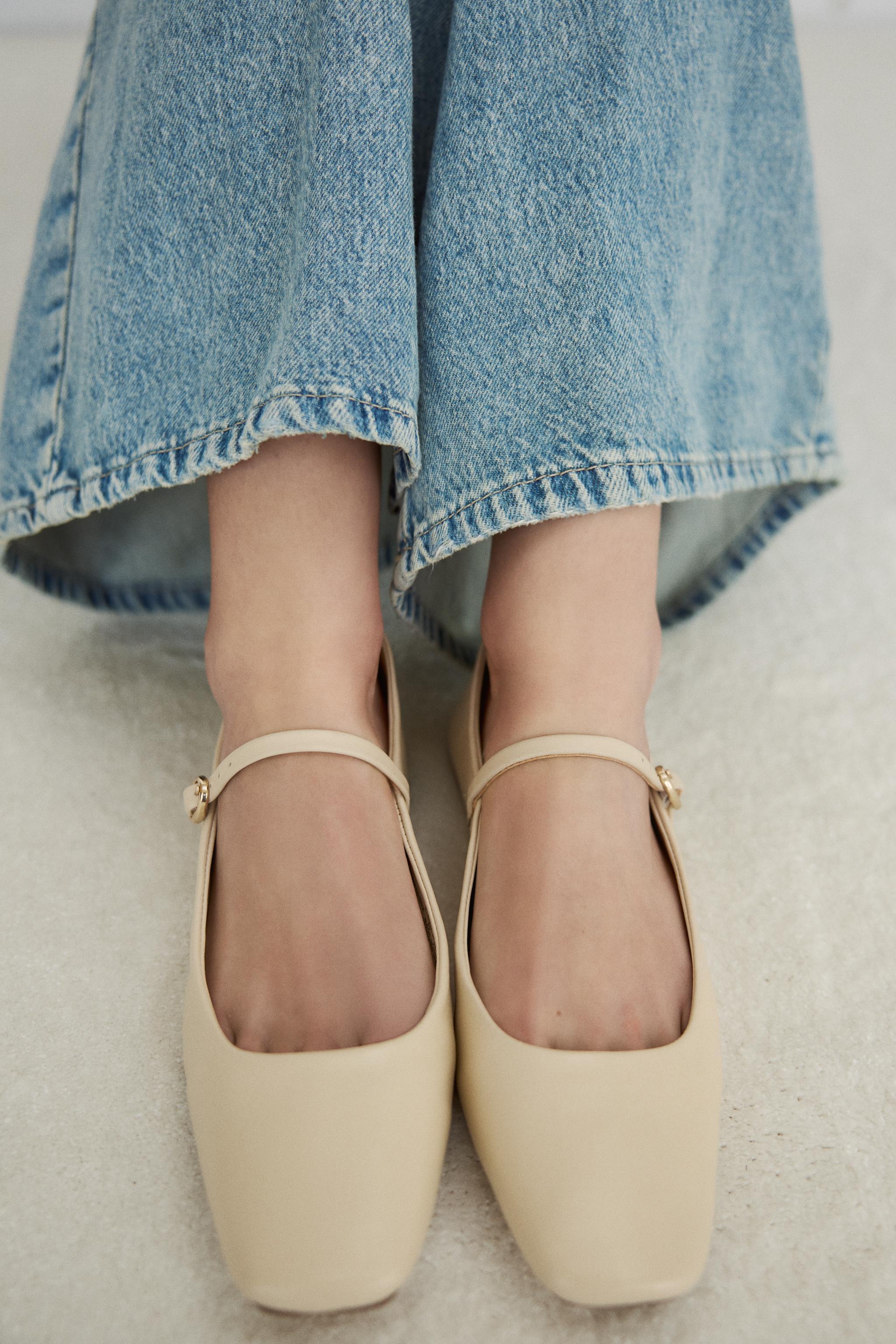 Zara store flat shoes