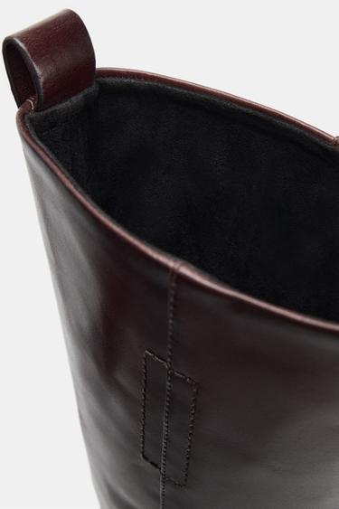 BOTTES EN CUIR À TALONS LARGES - Bordeaux de Zara - Image 6