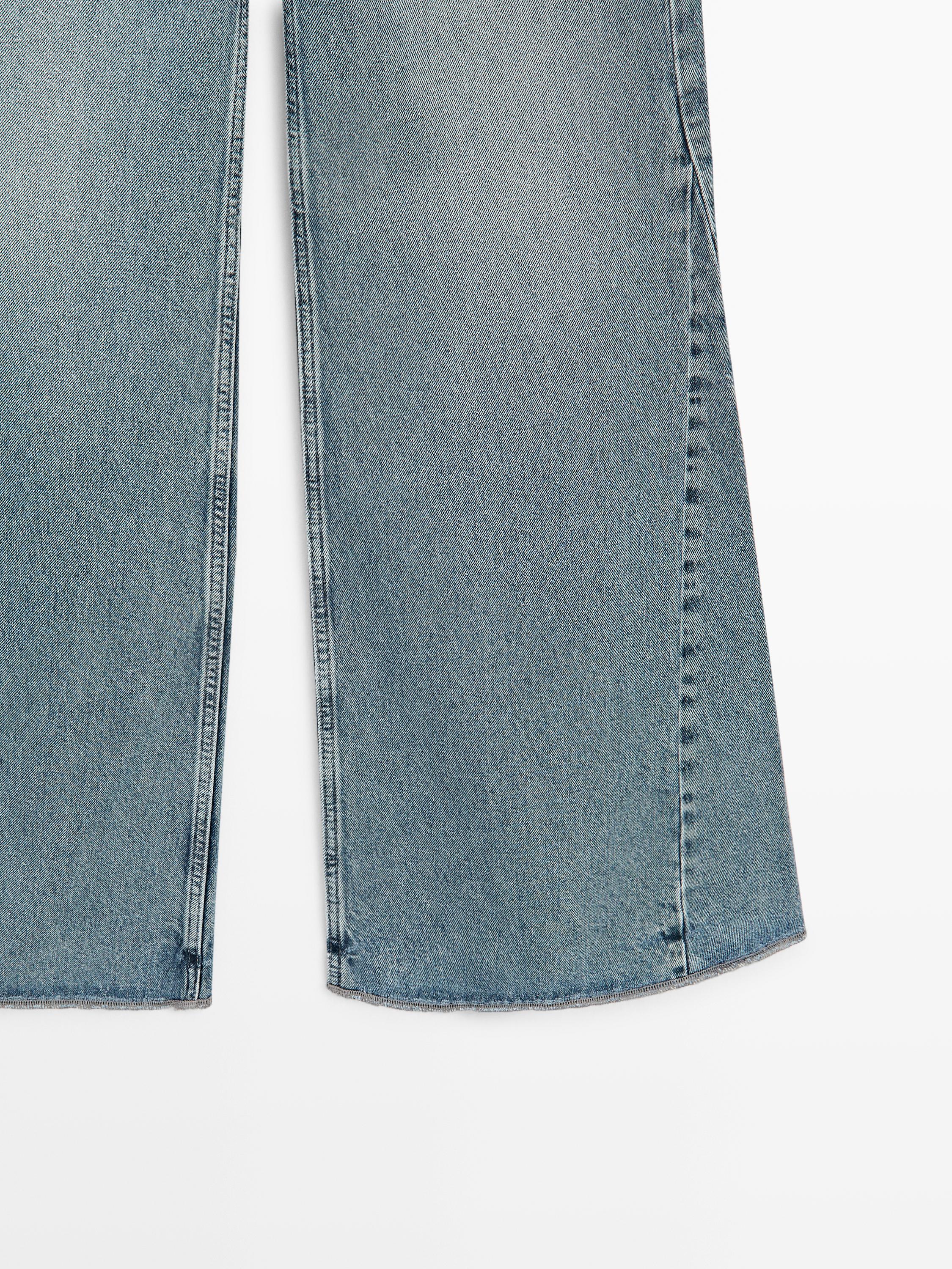 High-waist flare fit jeans