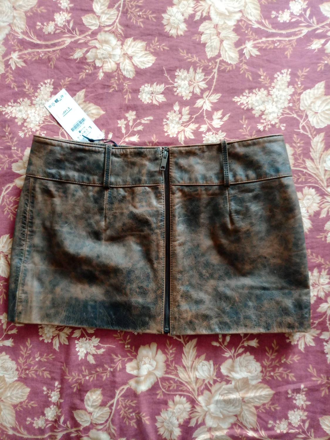 ZW COLLECTION LIMITED EDITION 100% LEATHER SHORT SKIRT - Image 3