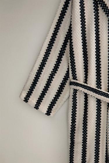 PEIGNOIR JACQUARD GÉOMÉTRIQUE - Noir de Zara - Image 2