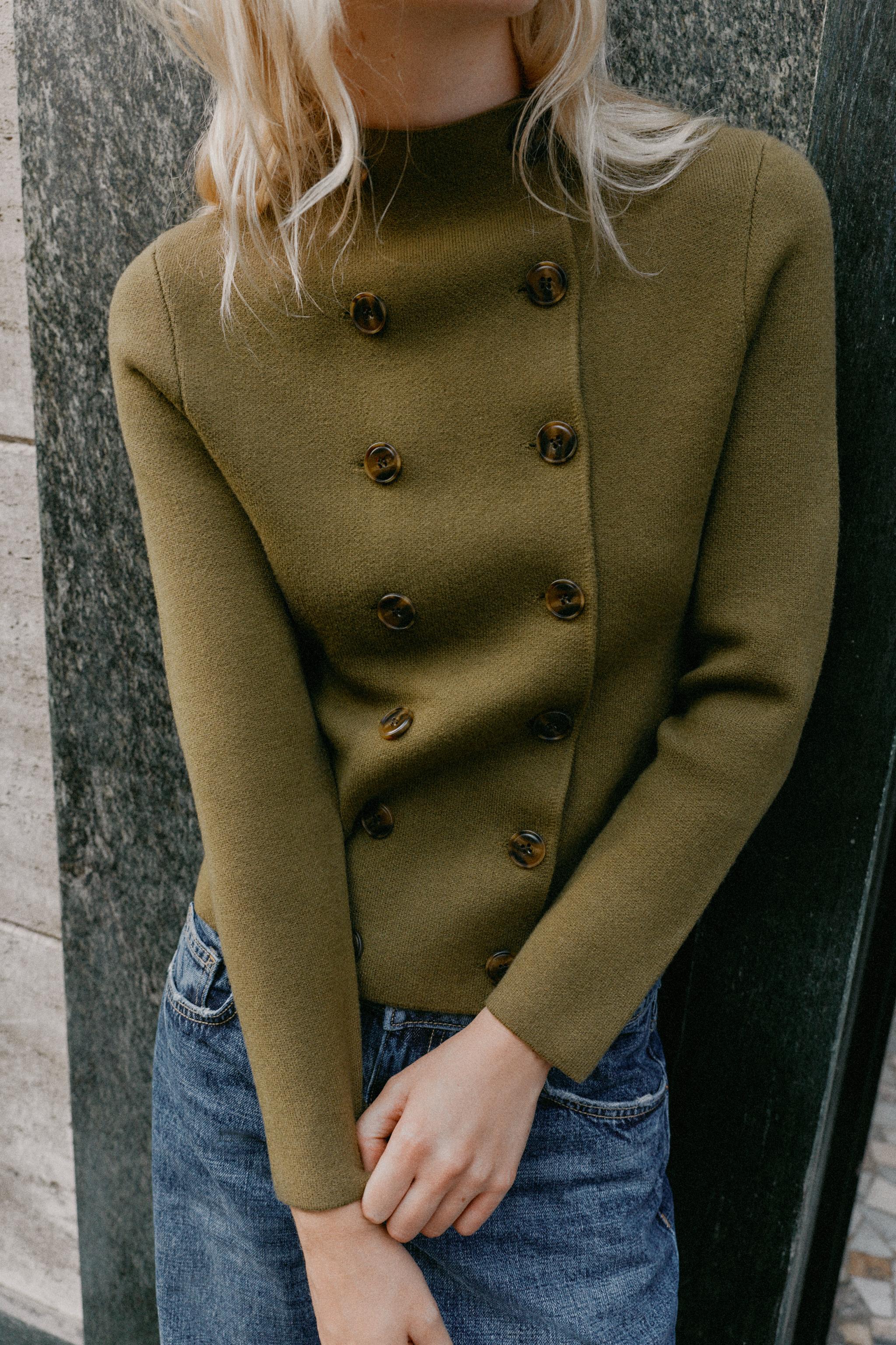 DOUBLE-BREASTED KNIT JACKET