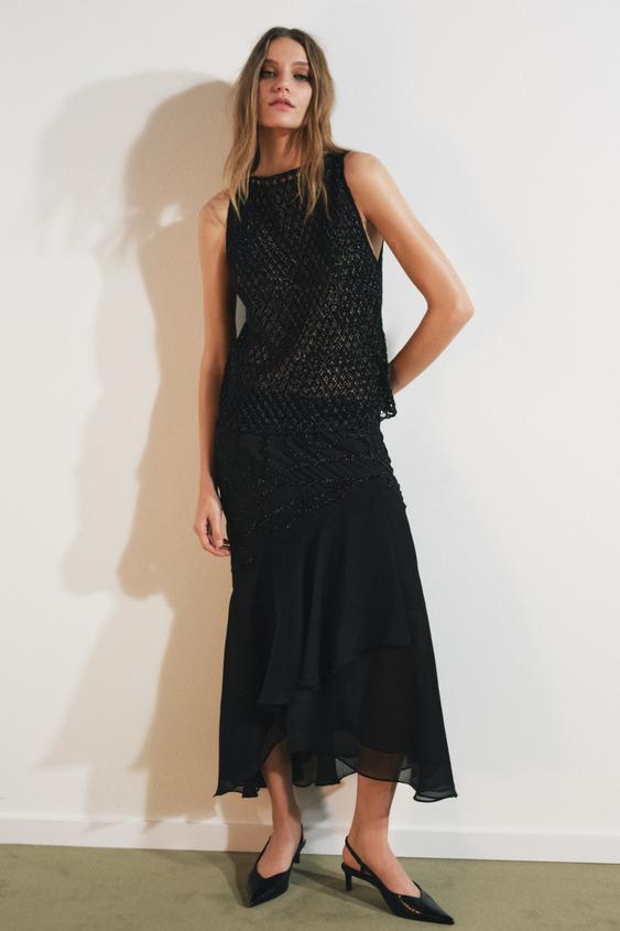 STRUCTURED OPEN-KNIT BEADED TOP