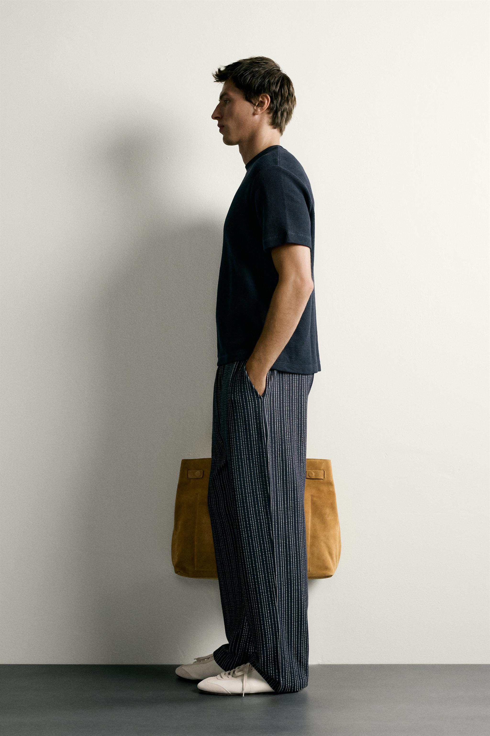 REGULAR FIT SEERSUCKER T-SHIRT