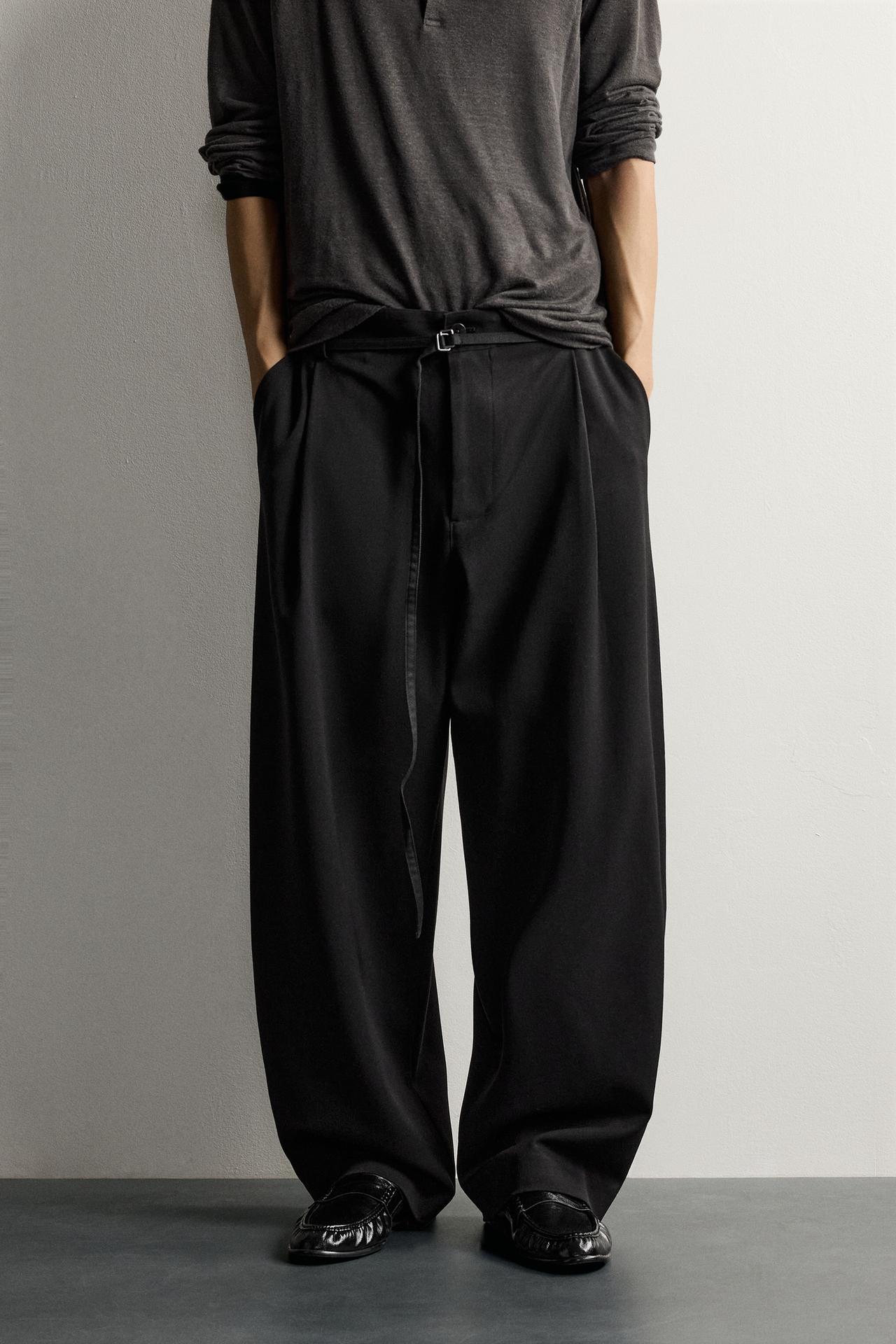 BELTED PLEATED BALLOON FIT PANTS — Black