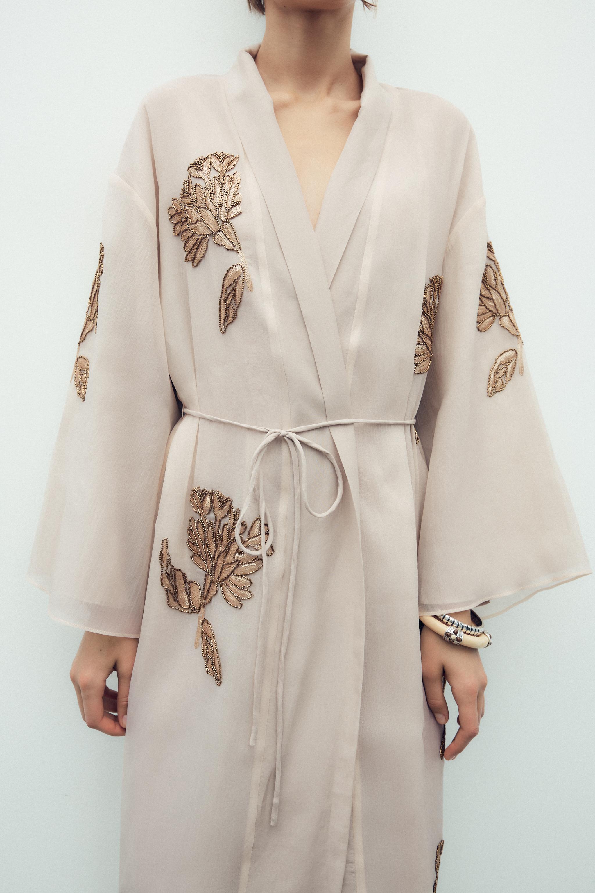 スペイン発送 ZARA シルク刺繍ビーズ付き着物 KIMONO 数量限定！ SILK KIMONO WITH EMBROIDERY AND BEADS - Sand | ZARA United