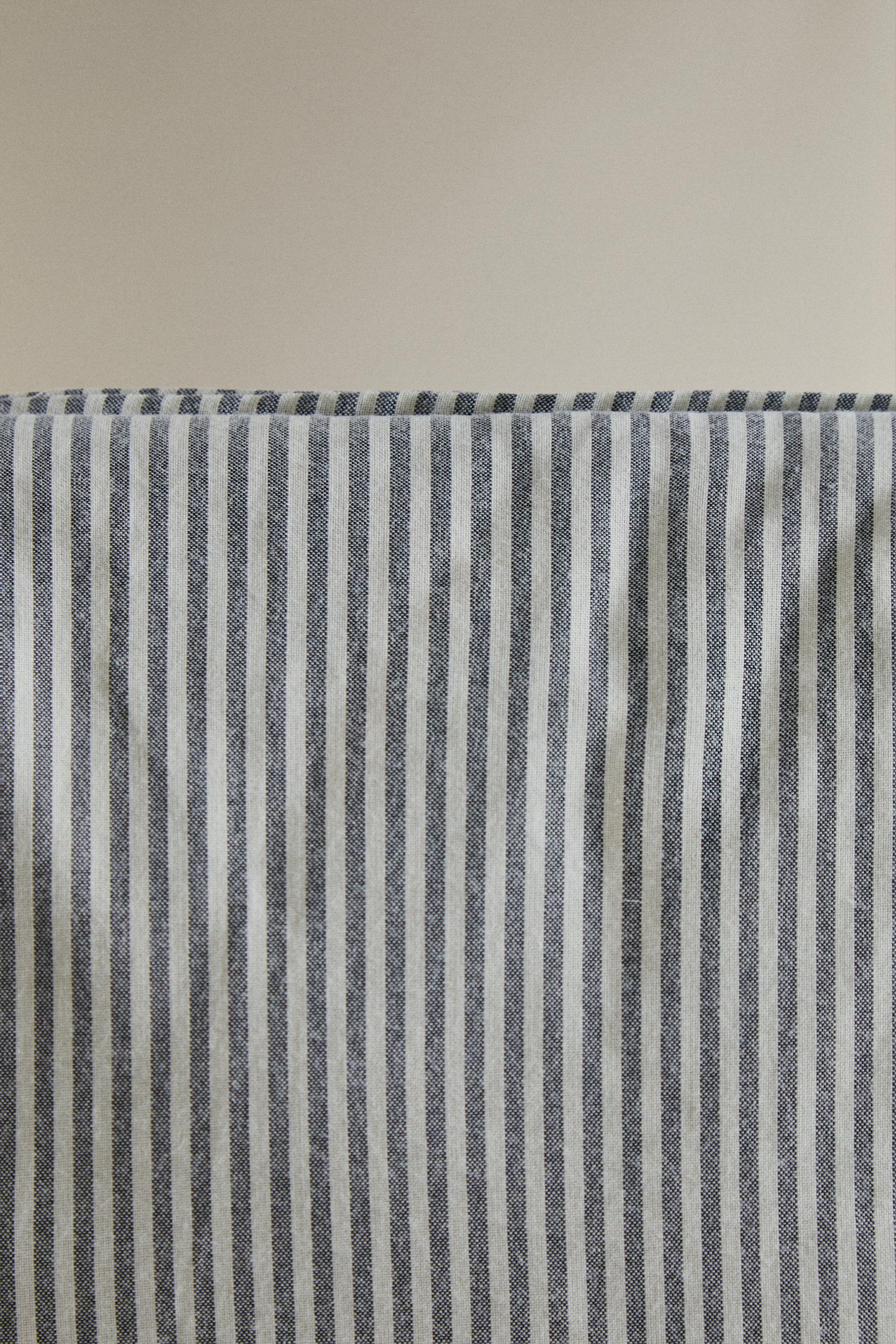 KIDS STRIPED MAKEUP BAG