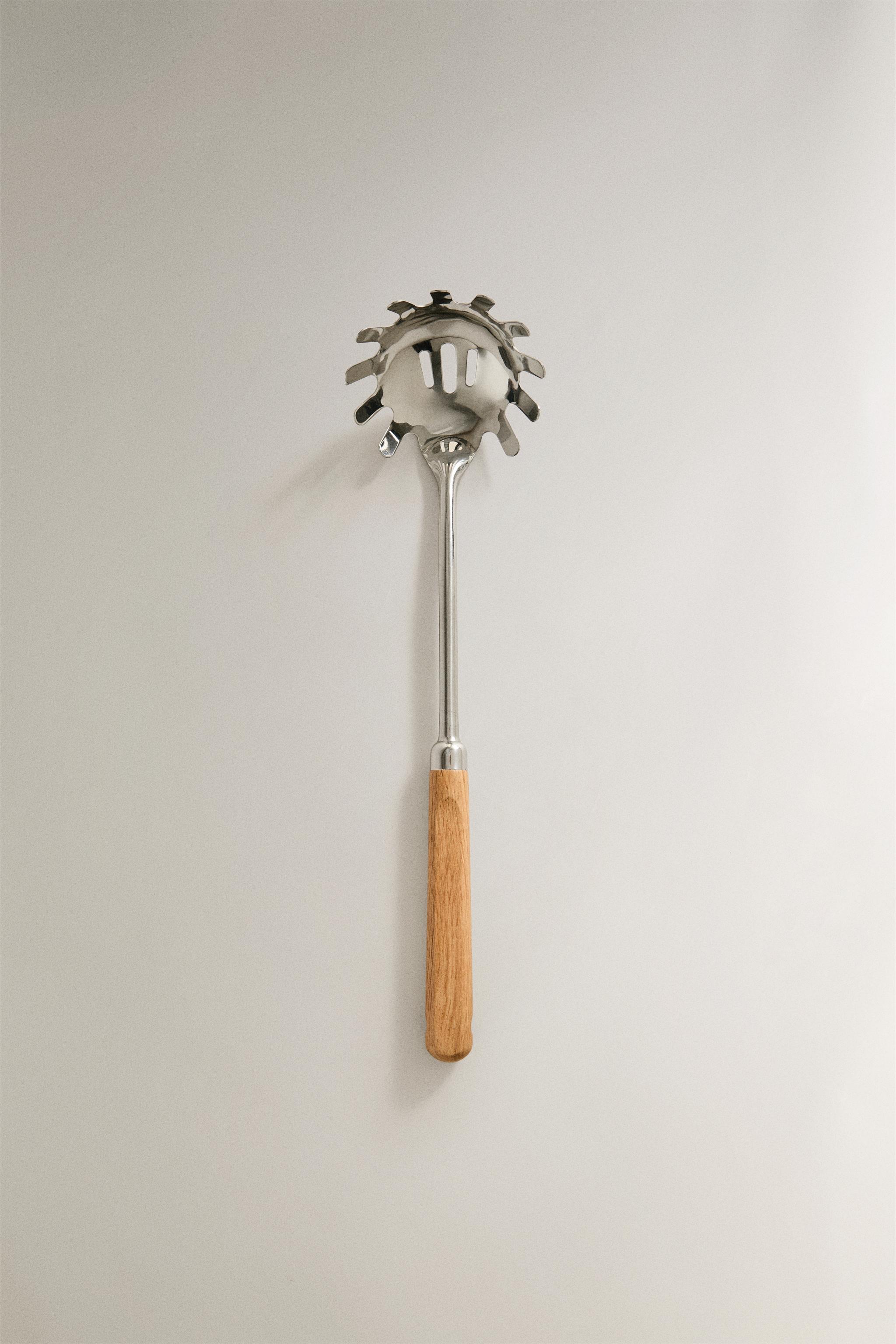 STEEL OAK WOOD PASTA SPOON - Light brown | ZARA United States