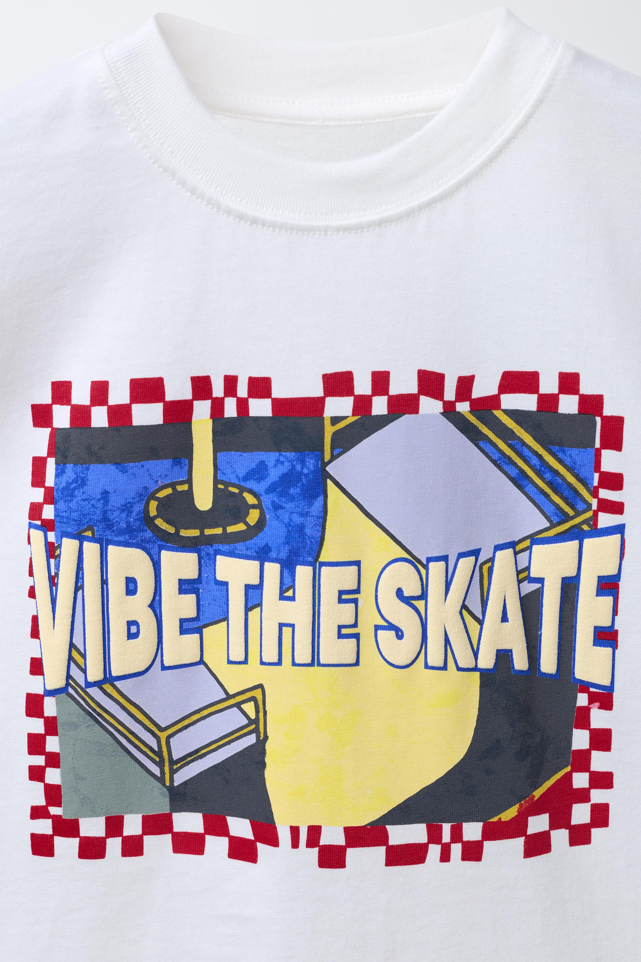 RAISED TEXT PRINT T-SHIRT