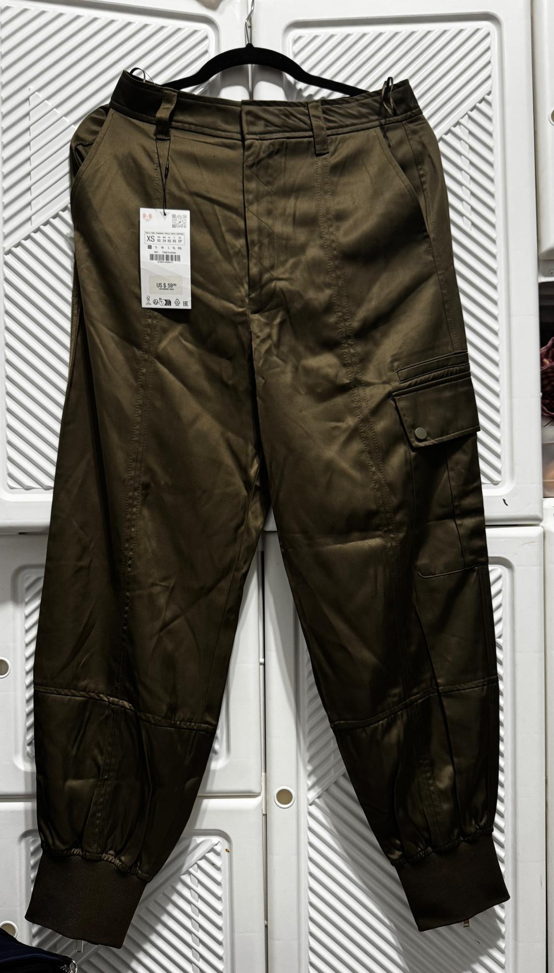PANTALÓN JOGGER SATINADO
