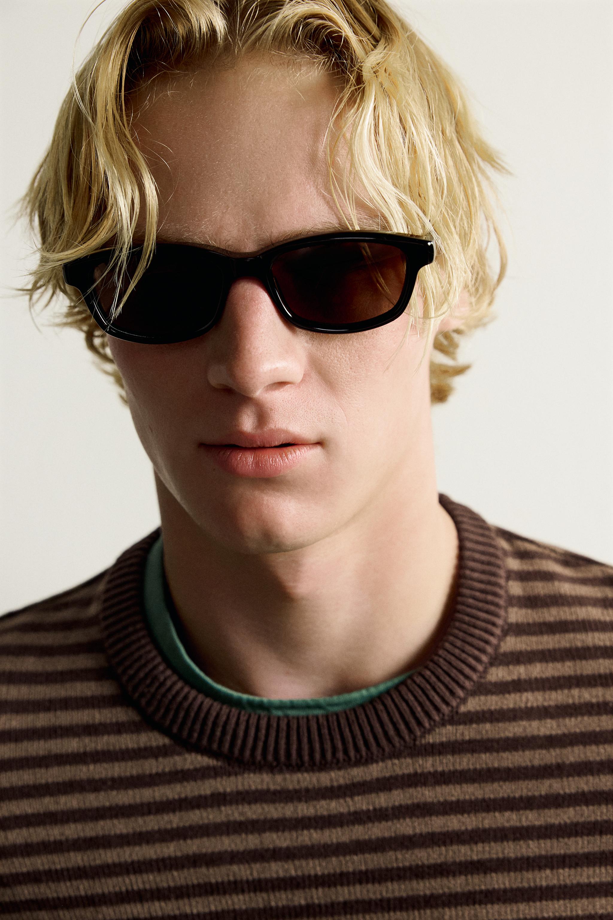 CONTRAST STRIPED JACQUARD SWEATER