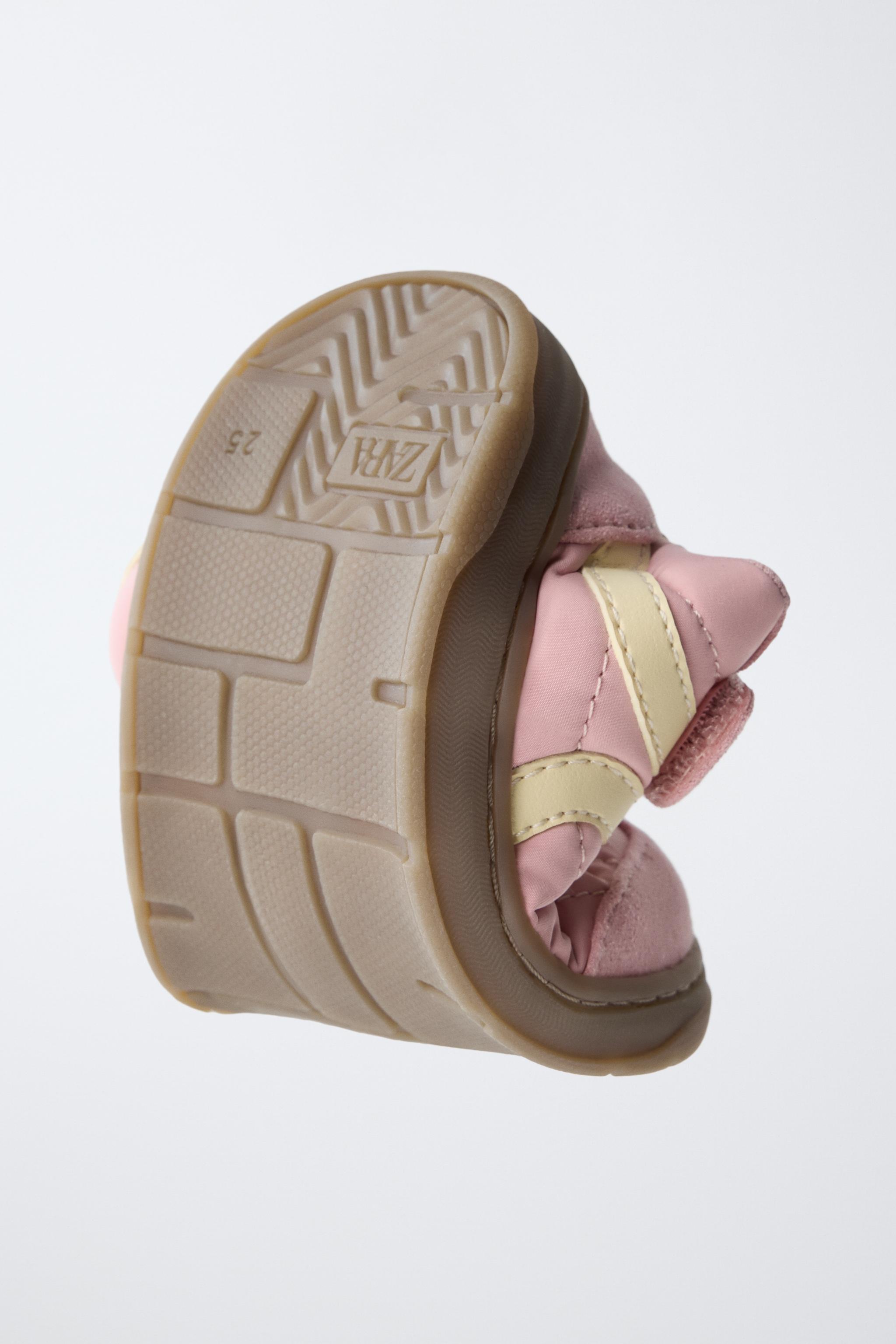 CONTRAST BAREFOOT SNEAKERS