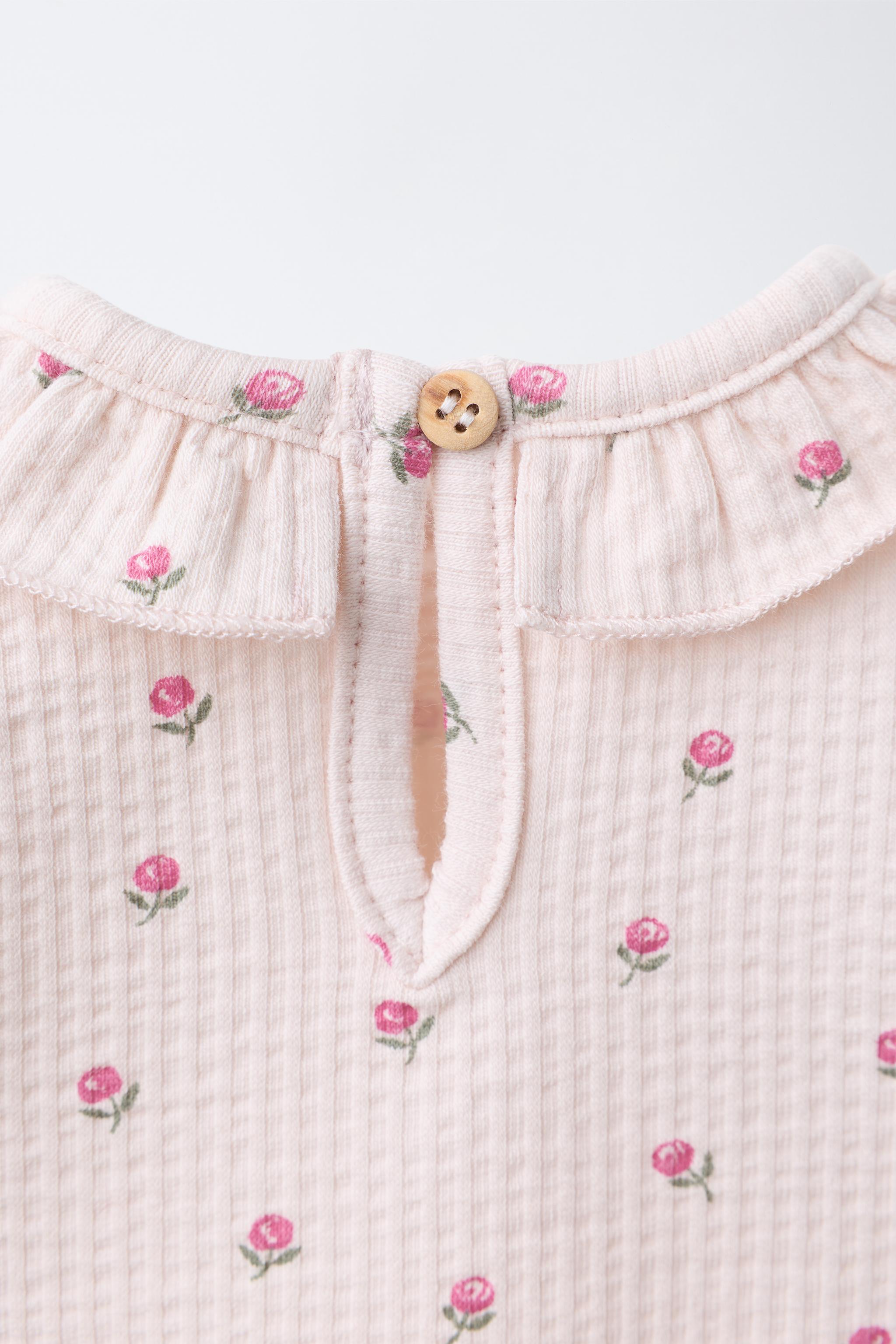 FLORAL PRINT TEXTURED T-SHIRT